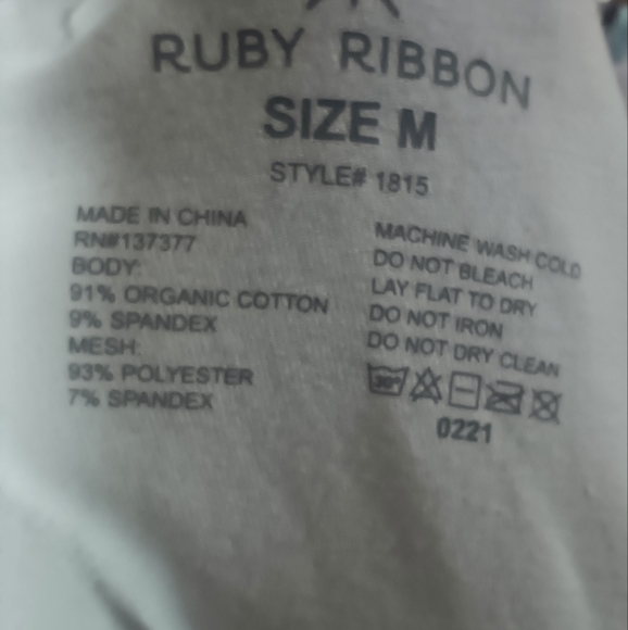 Ruby Ribbon top. Size M - Picture 4 of 4
